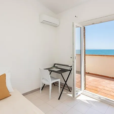 Mery - Beachfront With Garden In Fruttidoro La Maddalena (Cagliari)