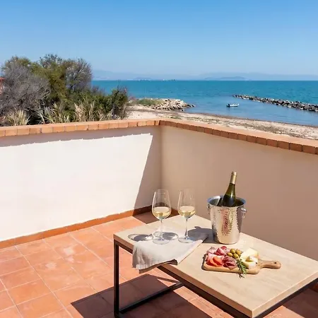 Ferienhaus Mery - Beachfront With Garden In Fruttidoro