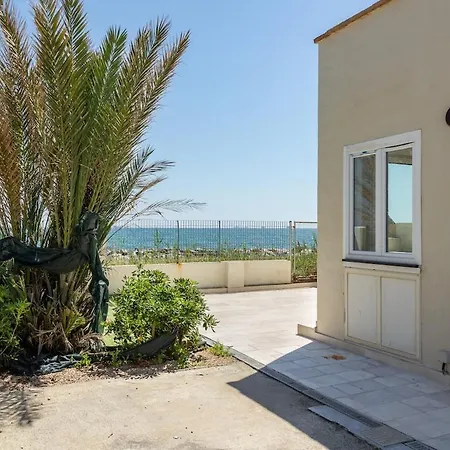 Mery - Beachfront With Garden In Fruttidoro Ferienhaus *